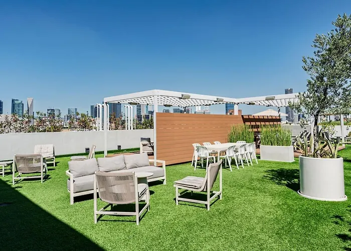Rooftop Terrace With Skyline Views Apartment *