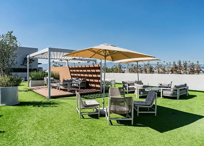 Rooftop Terrace With Skyline Views Apartment *